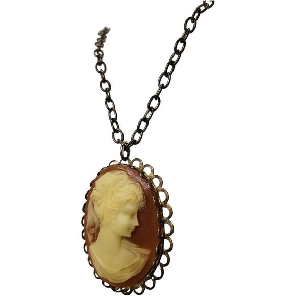 VTG Cameo Woman Sillouette Pendant Brass Necklace 22"  Cottagecore Trendy - Picture 9 of 14
